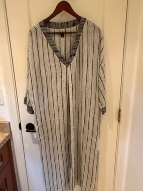 Simply Vera Vera Wang Black and Cream Striped kimono style dress